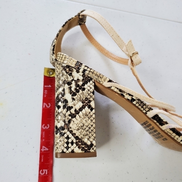 Shoedazzle Belva Strappy Block Heel Sandal Size 10 Snake Print Square Toe - Picture 6 of 13